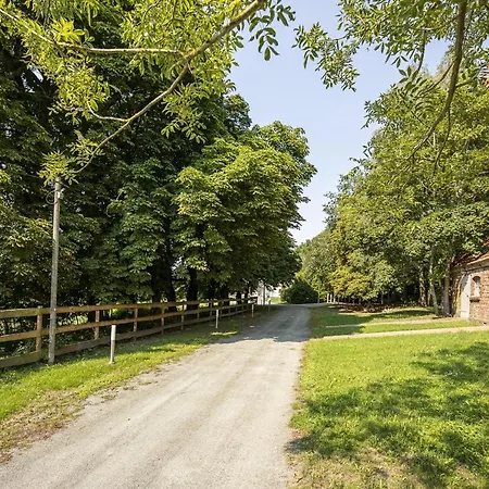 Gutshaus Silvitz Nr 03 Mit Sauna- Und Schwimmbadnutzung Im Ahoi Erlebnisbad Sellin * Bergen Auf Rugen