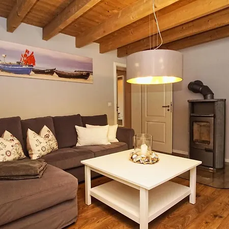 Apartment Gutshaus Silvitz: Beachside Serenity With Ahoi Access Bergen Auf Rugen
