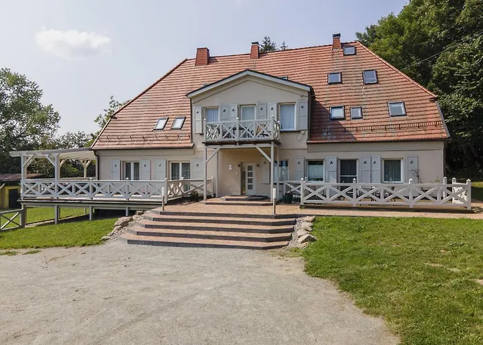 Ruhig Und Idyllische Lage, Strandnah, Gratis Nutzung Vom Ahoi Erlebnisbad Und Sauna In Sellin - Gutshaus Silvitz 03 *