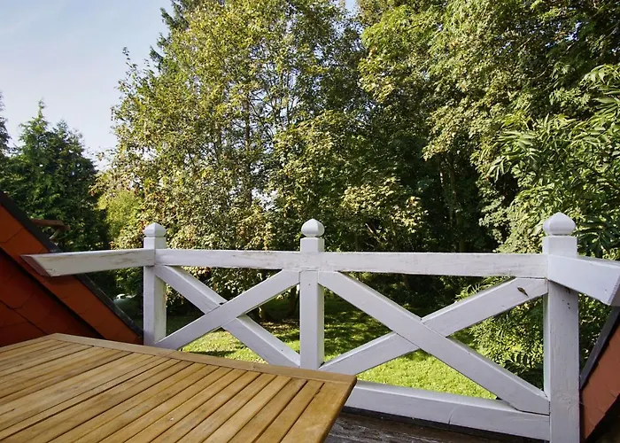 Ruhig Und Idyllische Lage, Strandnah, Gratis Nutzung Vom Ahoi Erlebnisbad Und Sauna In Sellin - Gutshaus Silvitz 03