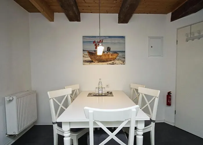 Διαμέρισμα Ruhig Und Idyllische Lage, Strandnah, Gratis Nutzung Vom Ahoi Erlebnisbad Und Sauna In Sellin - Gutshaus Silvitz 03