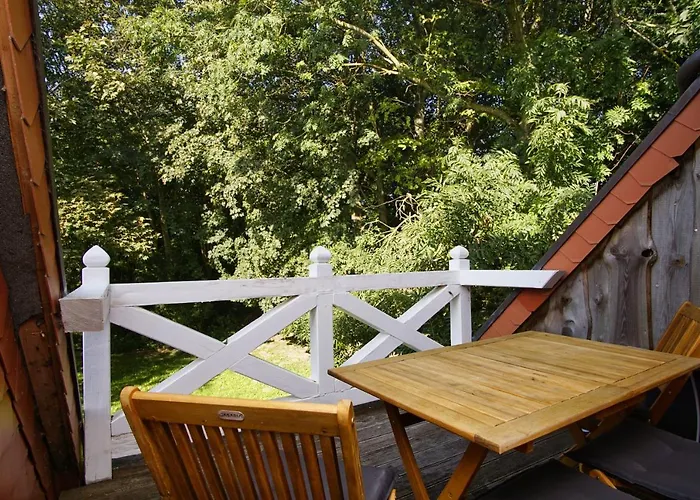 Ruhig Und Idyllische Lage, Strandnah, Gratis Nutzung Vom Ahoi Erlebnisbad Und Sauna In Sellin - Gutshaus Silvitz 03 Διαμέρισμα Bergen Auf Rugen